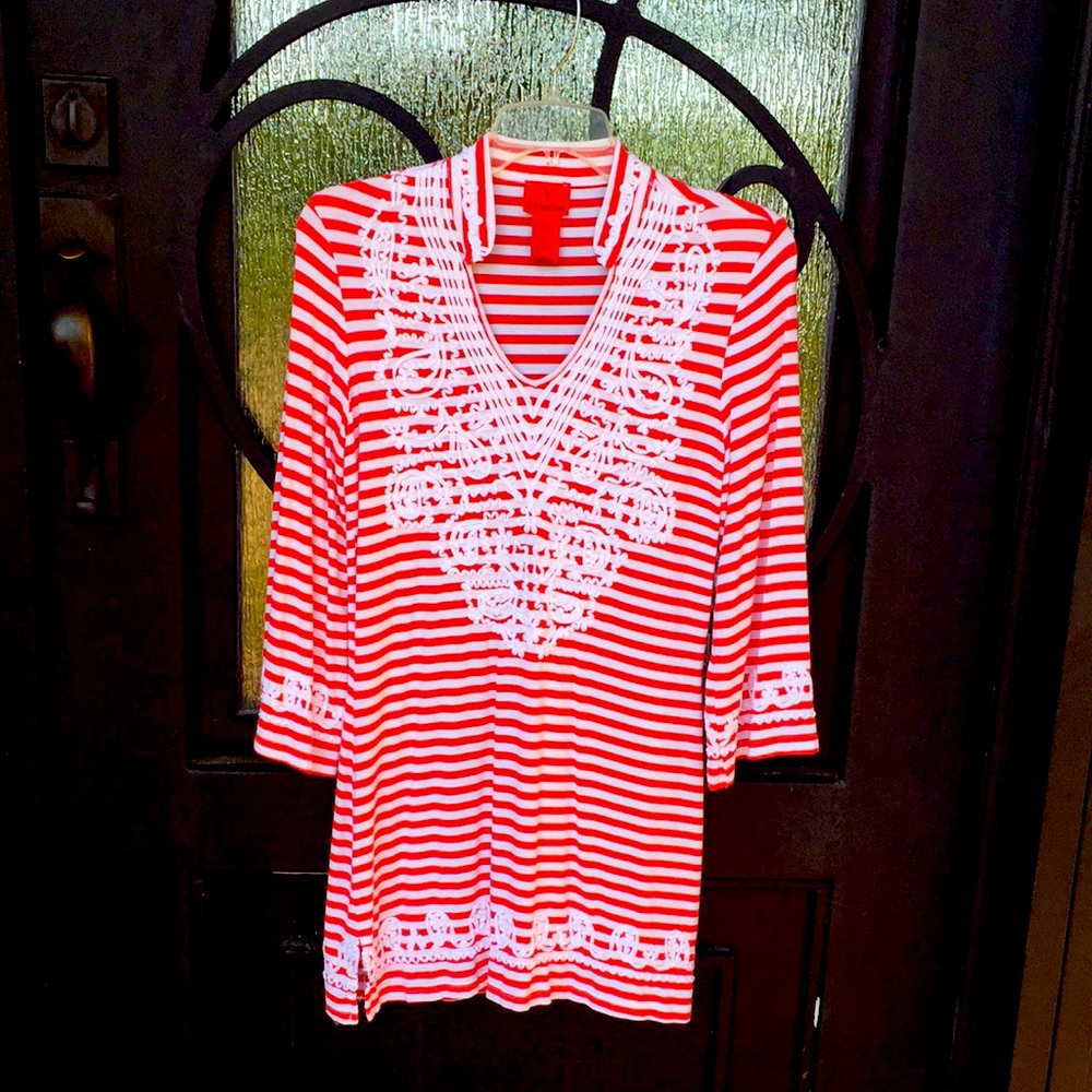V Christina Red White Tunic